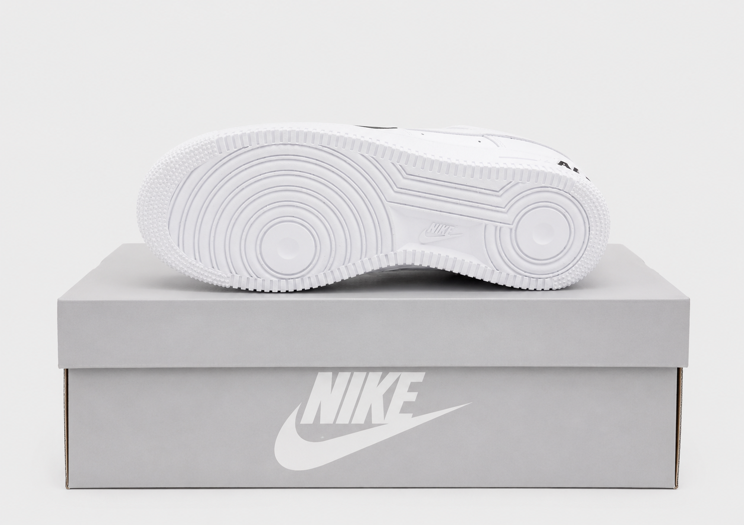 Nike Air Force 1 Low image 4