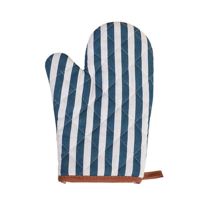 Heat-Resistant Oven Gloves image 3