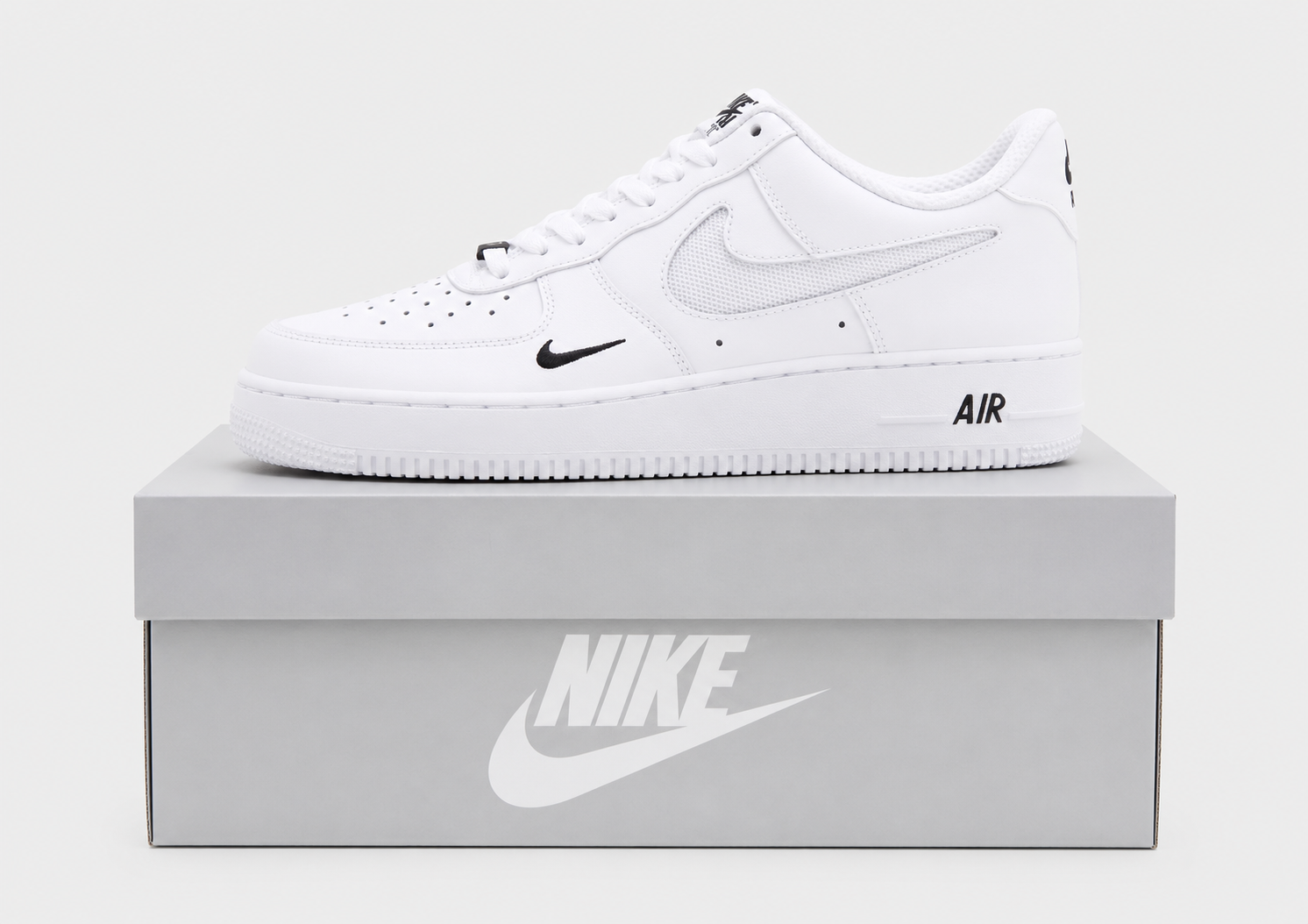 Nike Air Force 1 '07 LV8